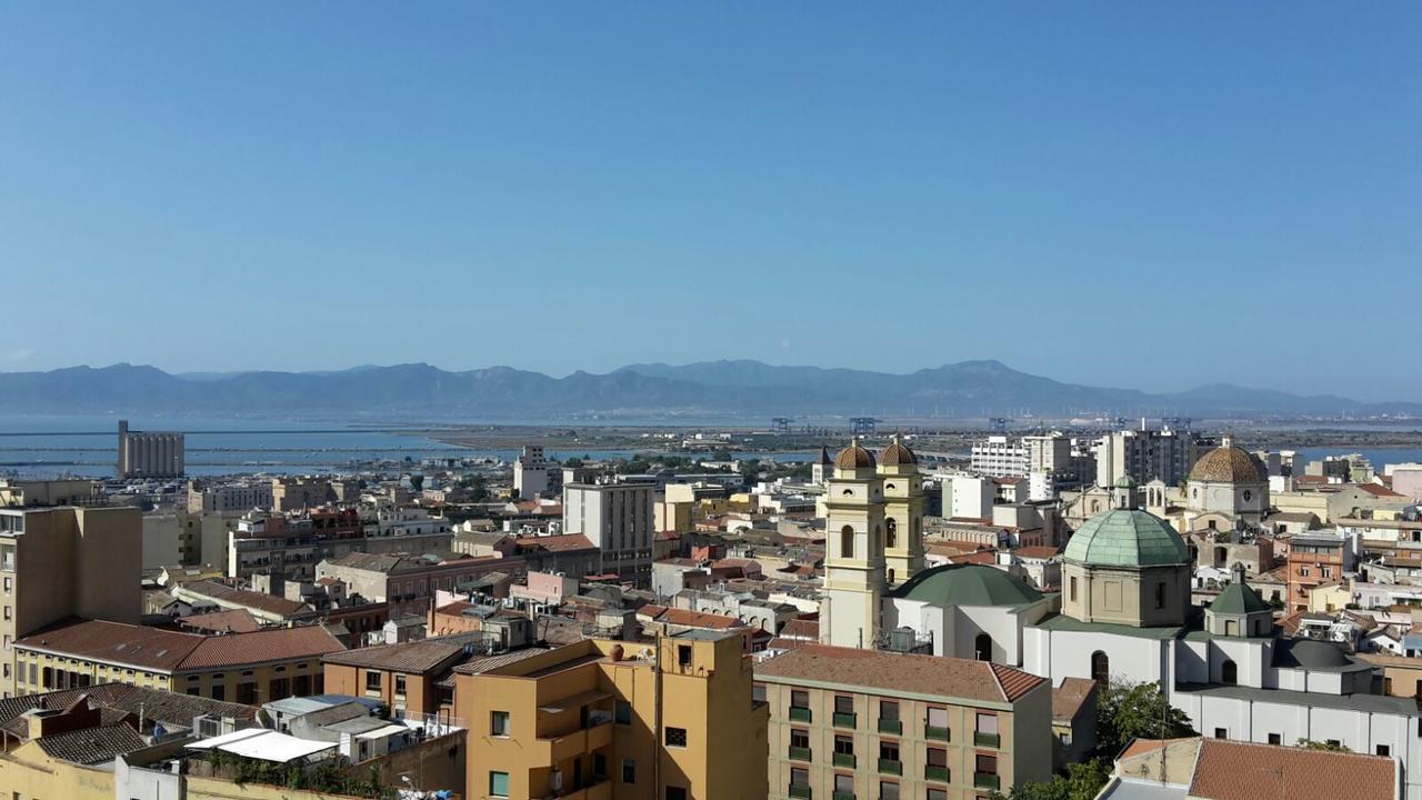 Al Castello Apartment Cagliari Luaran gambar